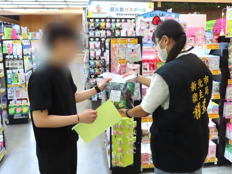 新北抽驗95件祭祀食品 農藥、添加物檢驗全過關 18 《圖說》衛生局提醒,民眾選購中元祭祀食品時,切勿購買標示不清或來源不明的食品。〈衛生局提供〉