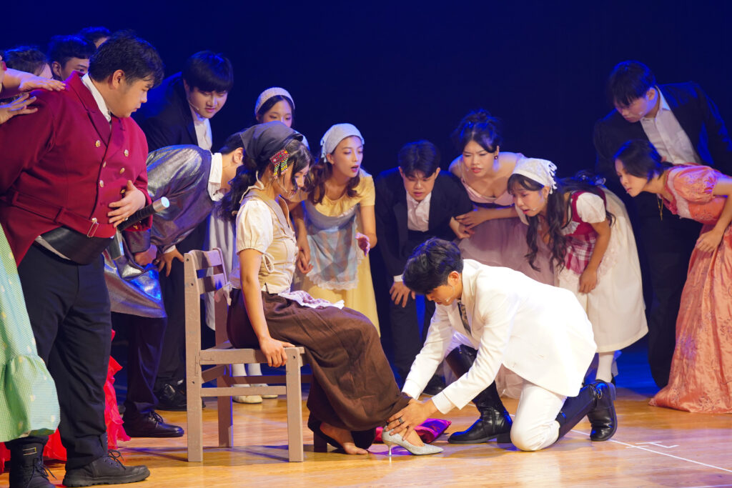 國臺圖慶館慶攜手大嘉音樂聚工坊 《仙履奇緣》閱讀親子音樂劇盛大登場 19 %E9%9F%B3%E6%A8%82%E5%8A%87%E6%BC%94%E5%87%BA%E7%B2%BE%E5%BD%A9%E5%8A%87%E7%85%A7%E3%80%82