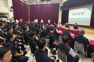 卓院長深夜親赴中山分局慰勉 宣布擴大深夜危勞津貼適用範圍 14 %E4%B8%83