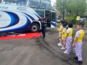 大車死角藏危機 基隆交警攜手監理站辦理 大車視野死角與內輪差 體驗活動 15 %E4%B8%89 15