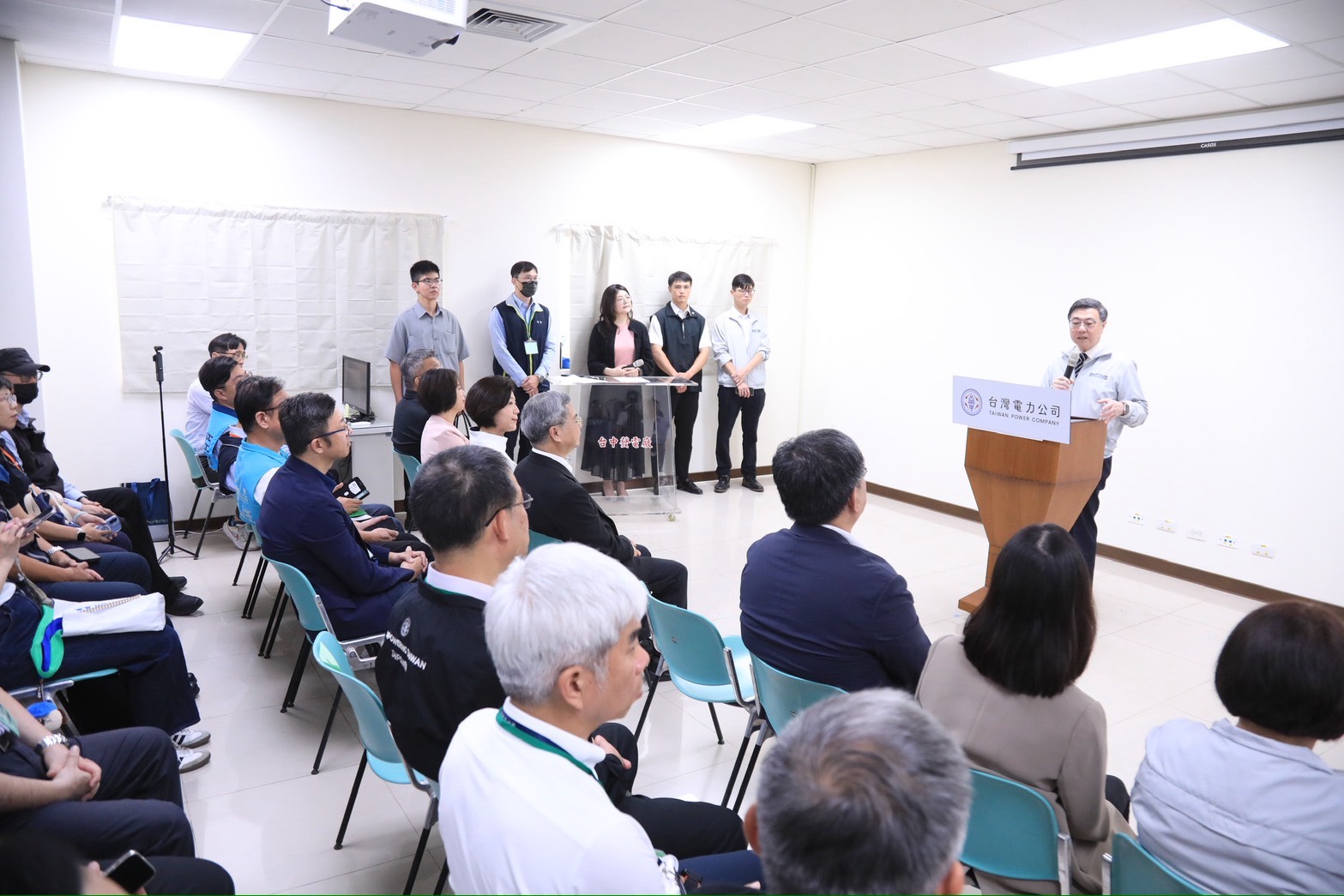 中央正面回應「中火轉型」向前邁進 中市府肯定並盼加速減煤時程 18 %E4%B8%AD%E7%81%AB%E8%BD%89%E5%9E%8B%E5%90%91%E5%89%8D%E9%82%81%E9%80%B2 %E4%B8%AD%E5%B8%82%E5%BA%9C%E8%82%AF%E5%AE%9A%E4%B8%AD%E5%A4%AE%E6%AD%A3%E9%9D%A2%E5%9B%9E%E6%87%89%E7%9B%BC%E5%8A%A0%E9%80%9F%E6%B8%9B%E7%85%A4%E6%99%82%E7%A8%8B