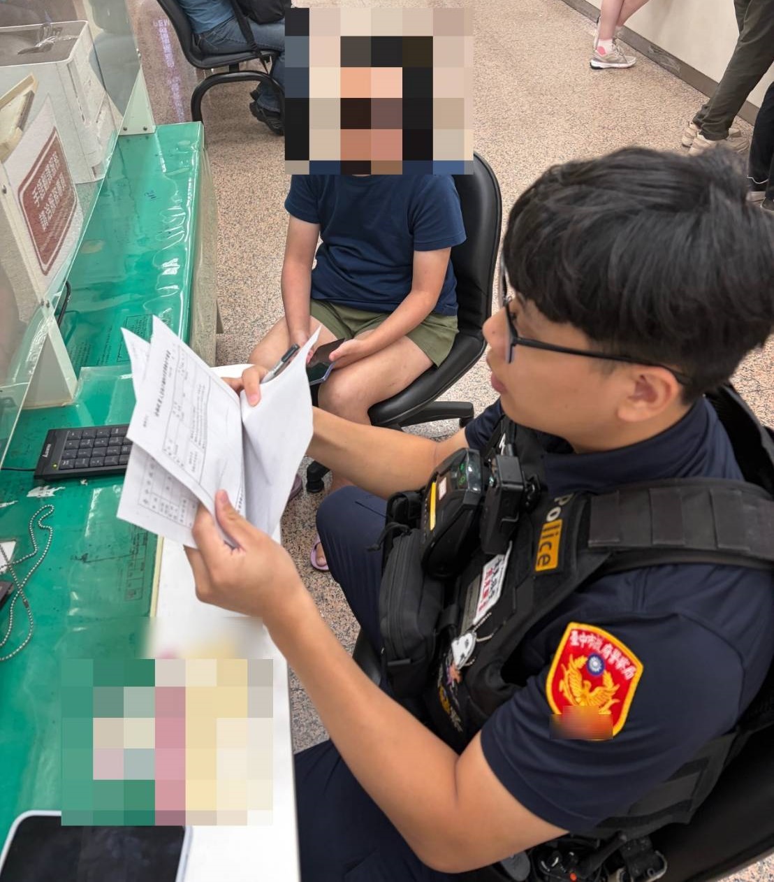 女子誤信假投資真詐財         警方攔阻保住廿二萬元