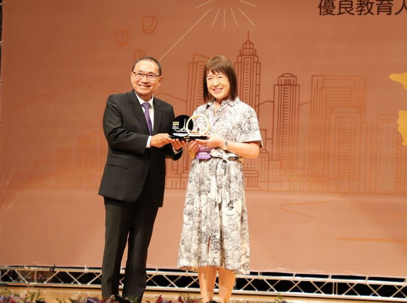 從講台守到山林 新北57名教師服務40年獲表揚