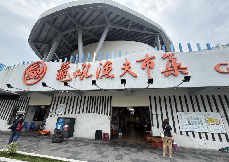 愛吃萬里蟹先學挑蟹 3招嚐鮮兼顧海洋保育 40 《圖說》龜吼漁夫市集為海鮮饕客最喜愛的品蟹景點。〈漁業處提供〉