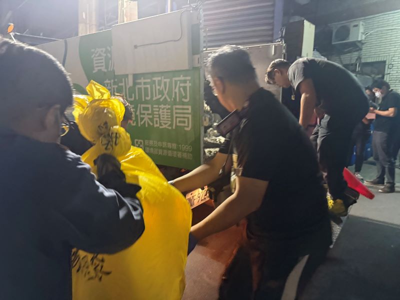 刺鼻異味飄進新莊巷弄　化工廠偷排廢液最高罰300萬