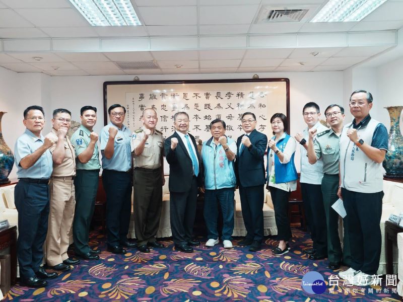 感謝國軍守護家園　 蔣根煌93前夕邀駐軍茶敘致贈慰問金