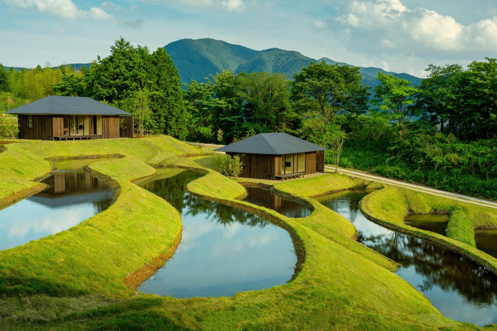 春節旅遊日本鎖定高端客群 輝達旅遊台中旗艦店開幕 星宇直飛串聯北陸頂級旅宿 24 2026090306