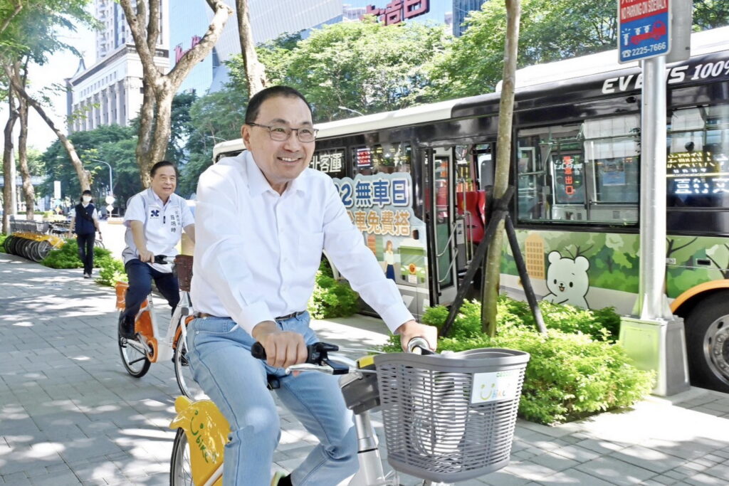 響應922世界無車日 侯友宜邀民眾搭免費大眾運輸 一同喝咖啡、看棒球 34 4 1