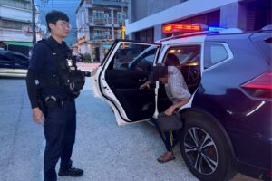 男子疑不勝酒力倒臥路旁 北埔警暖心護送返家 4 MEITU 20260908 122323521