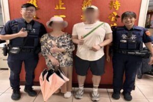 老婦獨自佇立街頭 大同警細心助返家團聚 26 MEITU 20260918 105950394