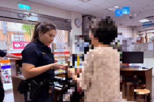 暖警助尋亡夫紀念項鍊 失而復得讓她破涕為笑 22 MEITU 20260918 111116985