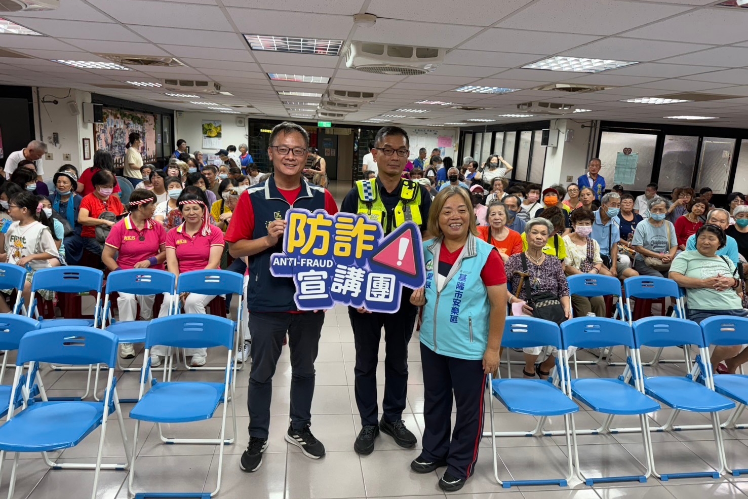 中秋里鄰同歡聚  警反詐反賄選宣導不間斷