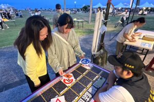 928市集熱鬧登場 新城警設攤宣導交安 反詐 7 MEITU 20260928 155526301