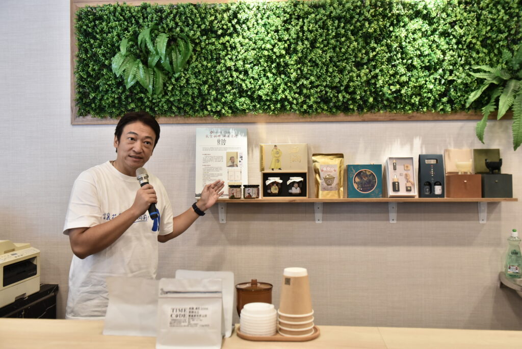 不只拚選戰!魏嘉賢『未來基地』開箱 許願牆直接問花蓮人:最想改變什麼? 8 S 1138722
