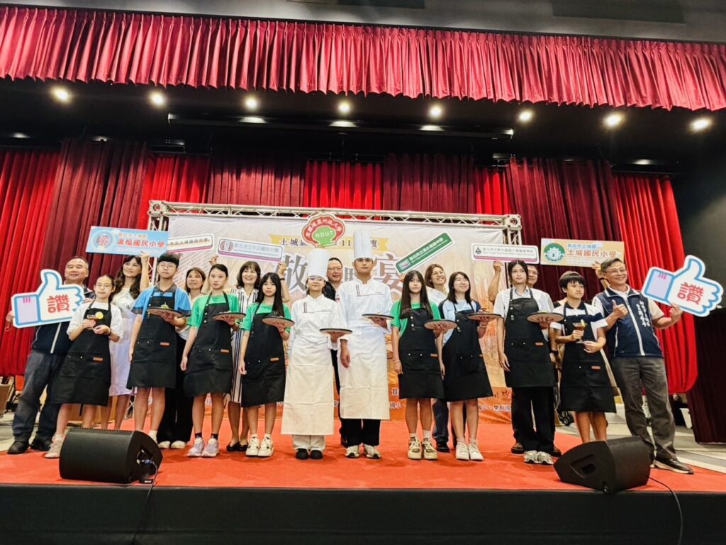 宏國德霖攜六校學生親手辦桌謝師恩! 大手牽小手端出22道料理暖迎教師節 46 S 53444775