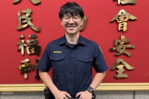 深夜錯過末班車 視障男北車徘徊迷途 暖警一路開車護送返家 16 %E5%AD%9F%E7%B9%81%E6%98%80