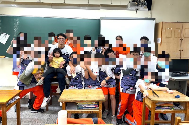 陪學生找到自己的路 新北7教師獲卓越特教人員獎 12 《圖說》江家豪老師用愛與專業營造普特共榮的溫暖班級氛圍。〈教育局提供〉
