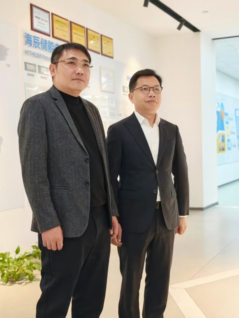 一腦定方向、一手抓落地:海納德雙強聯手 打造儲能節碳新優勢 12 %E6%B0%91%E7%9C%BE 8 2