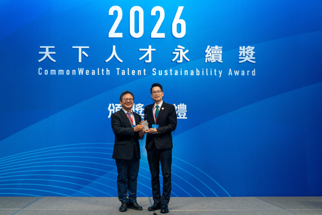 %E9%A6%AC%E5%81%95%E7%B4%80%E5%BF%B5%E9%86%AB%E9%99%A2%E6%A6%AE%E7%8D%B22026%E5%A4%A9%E4%B8%8B%E4%BA%BA%E6%89%8D%E6%B0%B8%E7%BA%8C%E7%8D%8E%E9%86%AB%E9%99%A2%E7%B5%84%E7%AC%AC%E4%B8%80%E5%90%8D%EF%BC%8C%E5%89%AF%E9%99%A2%E9%95%B7%E9%99%B3%E8%A3%95%E4%BB%81%E5%8F%B3%E4%BB%A3%E8%A1%A8%E9%A0%98%E7%8D%8E%E3%80%82
