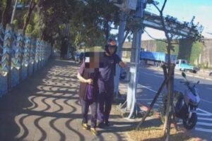 失智老婦迷途倒臥路邊 下班警眼尖發現助母女團圓 238 MEITU 20261002 122316512