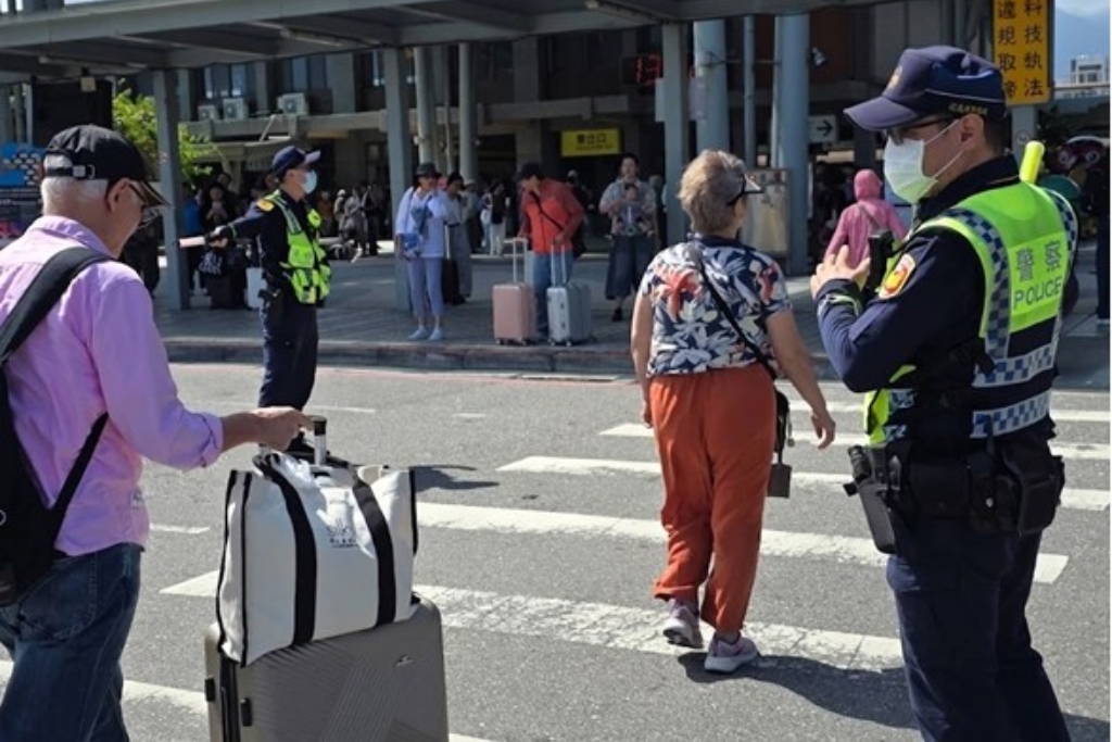 國慶連假安全不打烊  花警強化交通疏導  嚴查重大違規  全力守護民眾平安出遊