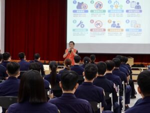 讓員警穿過再評 警政署採購戰術防彈衣 首度開放第一線員警自主報名試穿 27 %E4%B8%80 40